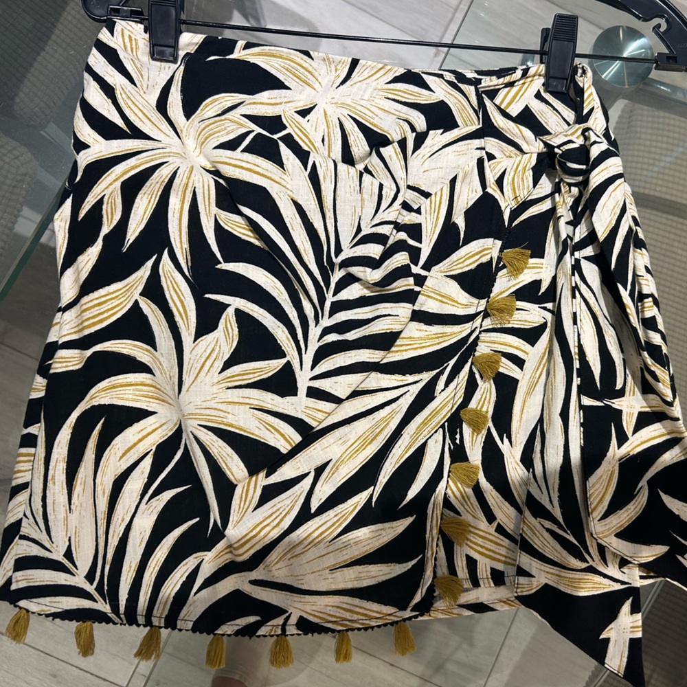 Zara Black and Gold Leaf Print Skirt